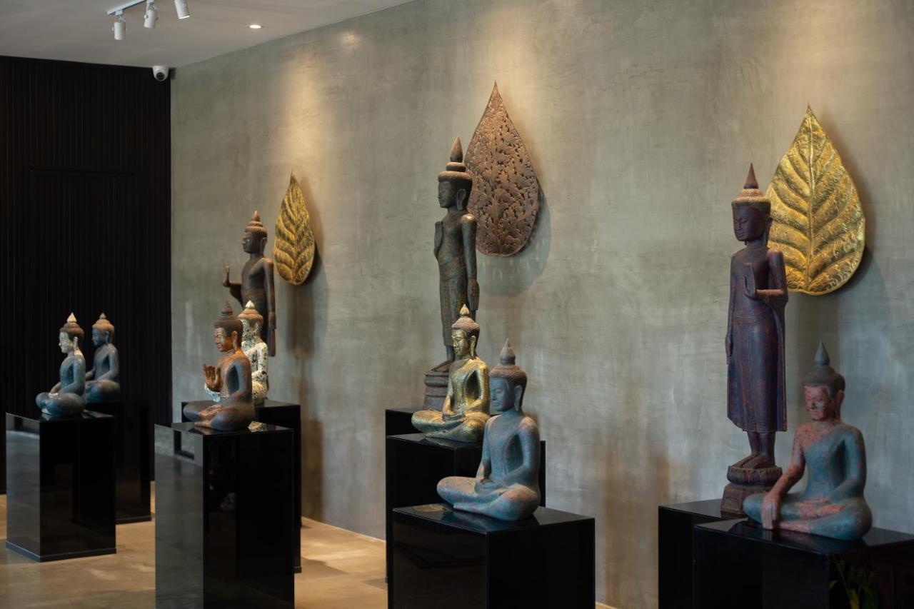 Eightfold Urban Resort Сиемрип Экстерьер фото A collection of Thai and Laotian art