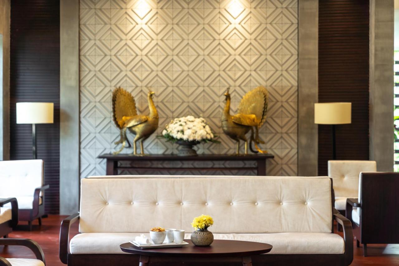 Eightfold Urban Resort Сиемрип Экстерьер фото The interior of the hotel
