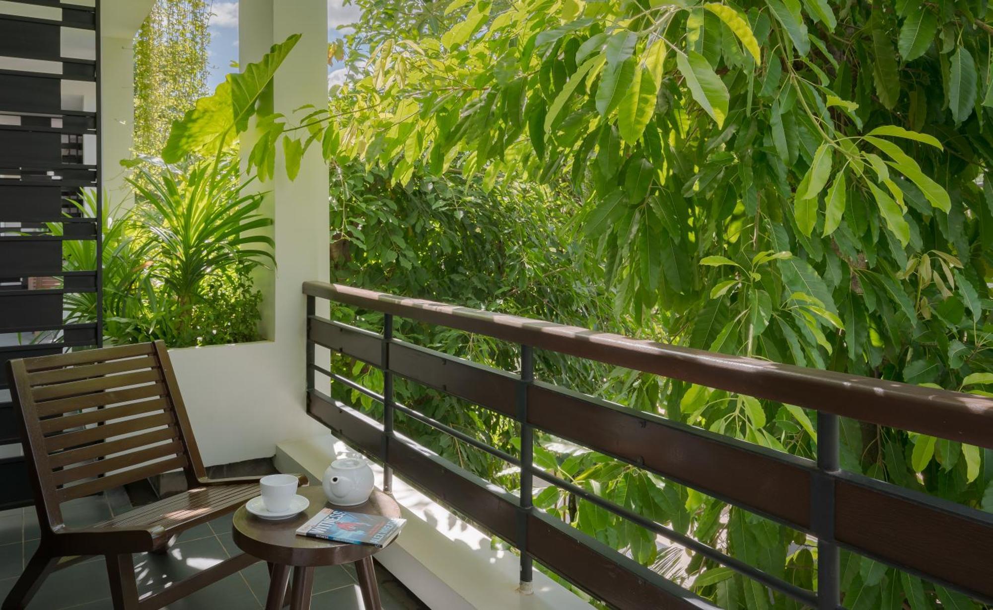 Eightfold Urban Resort Сиемрип Номер фото A balcony